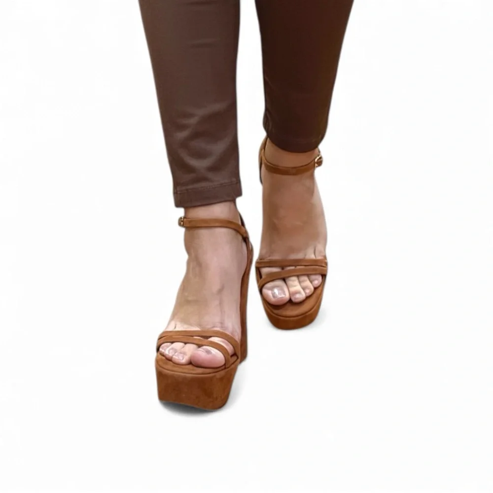 Gianni Bini Suede Heeled Sandals Brown NWT Size 10